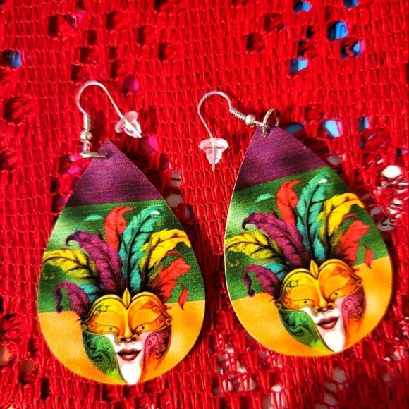 New 3 pair of Earrings Mardi Gras - Picture 2 of 4